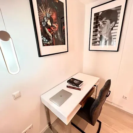 Apartment Living Solution 24 *