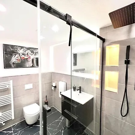 Living Solution 24 Apartman *